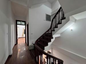 Nhà phố Trung Liệt – Ngõ ô tô – Kinh doanh – 2 thoáng – 70m2 – 5 tầng – 16.8 tỉ