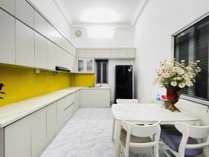 Nhà đường Láng – Ngõ nông – Xây đẹp – Giá hợp lí – 65m2 – 3 tầng – 9.4 tỷ