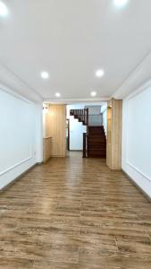 Nhà phố Phạm Ngọc Thạch – Ngõ thông – Ô tô – Vỉa hè kinh doanh – 38m2 – 5 tầng – 12.3 tỷ
