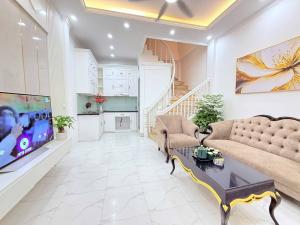 Nhà đẹp Văn Chương – Ngõ nông, thoáng mát – Gần hồ - 35m2 – 5 tầng – 7.2 tỷ