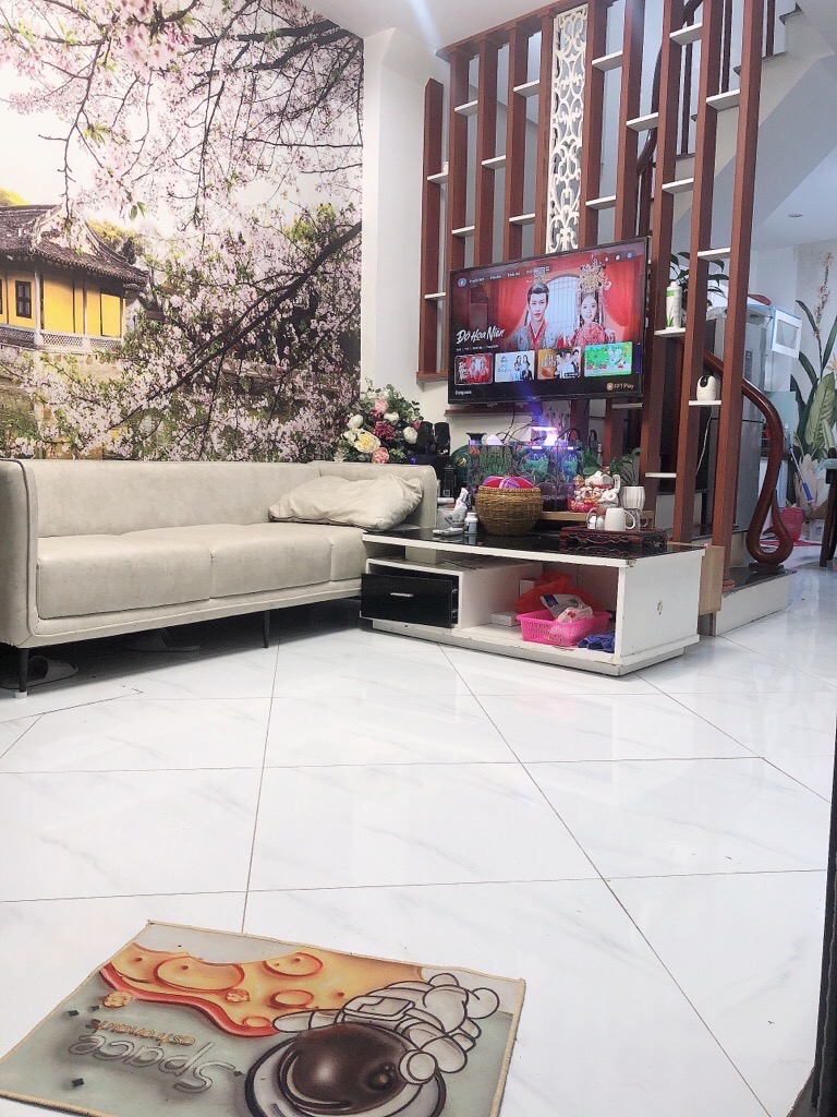 Bán nhà đông la nhà đẹp ở ngay 37 m2. 4,05 tỉ