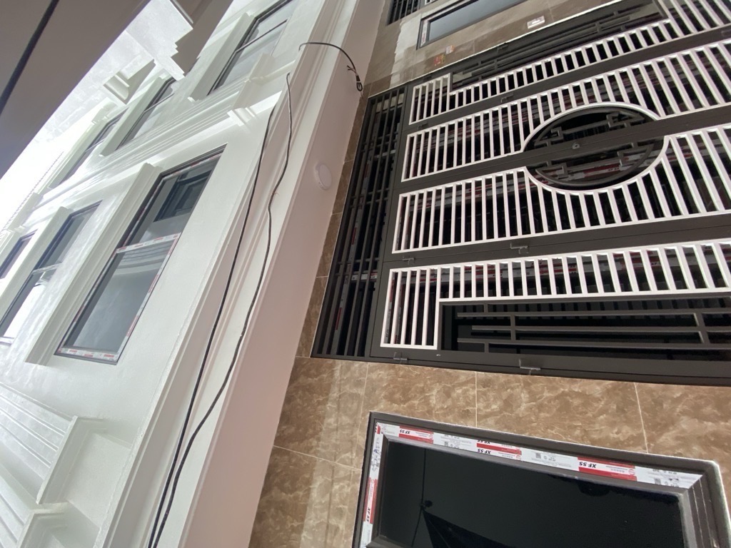 Bán nhà đông la nhà đẹp ở ngay 32m2,  4,05 tỉ