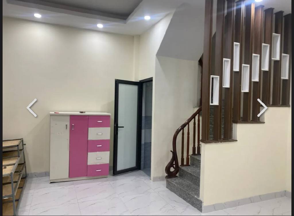 Bán nhà đông la nhà đẹp ở ngay 30m2  3,98 tỉ