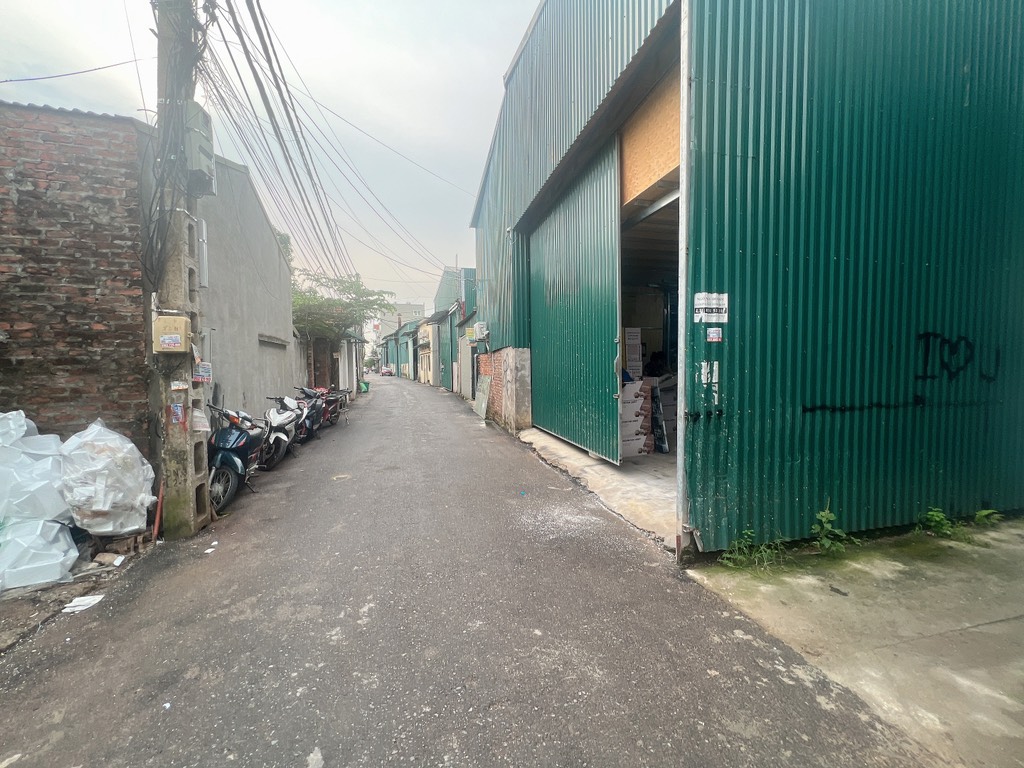 Bán nhà đông la nhà đẹp ở ngay 36m2. 5,55 tỉ