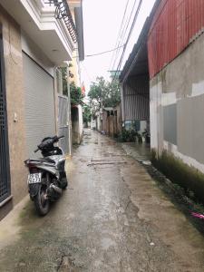 Bán nhà đông la nhà đẹp ở ngay 37 m2. 4,05 tỉ