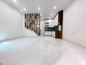 Bán nhà đông la nhà đẹp ở ngay 30m2 3,98 tỉ