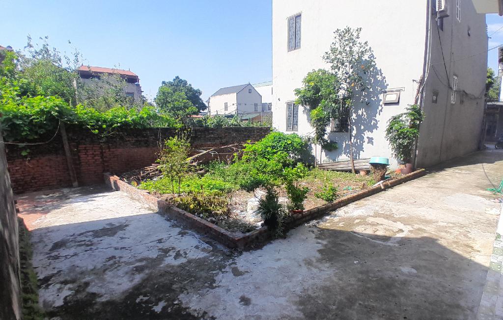 NHÀ ĐẸP Ở NGAY TIỆN ÍCH KHỎI BÀN, ỦY BAN, TRẠM XÁ. MẦM NON, CẤP 1,2,3, ĐƯỜNG QUỐC LỘ