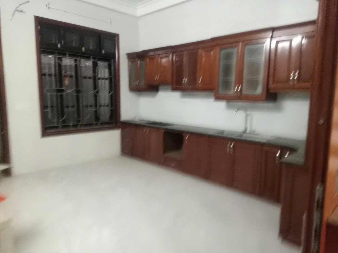 NHÀ ĐẸP Ở NGAY TIỆN ÍCH KHỎI BÀN, ỦY BAN, TRẠM XÁ. MẦM NON, CẤP 1,2,3, ĐƯỜNG QUỐC LỘ