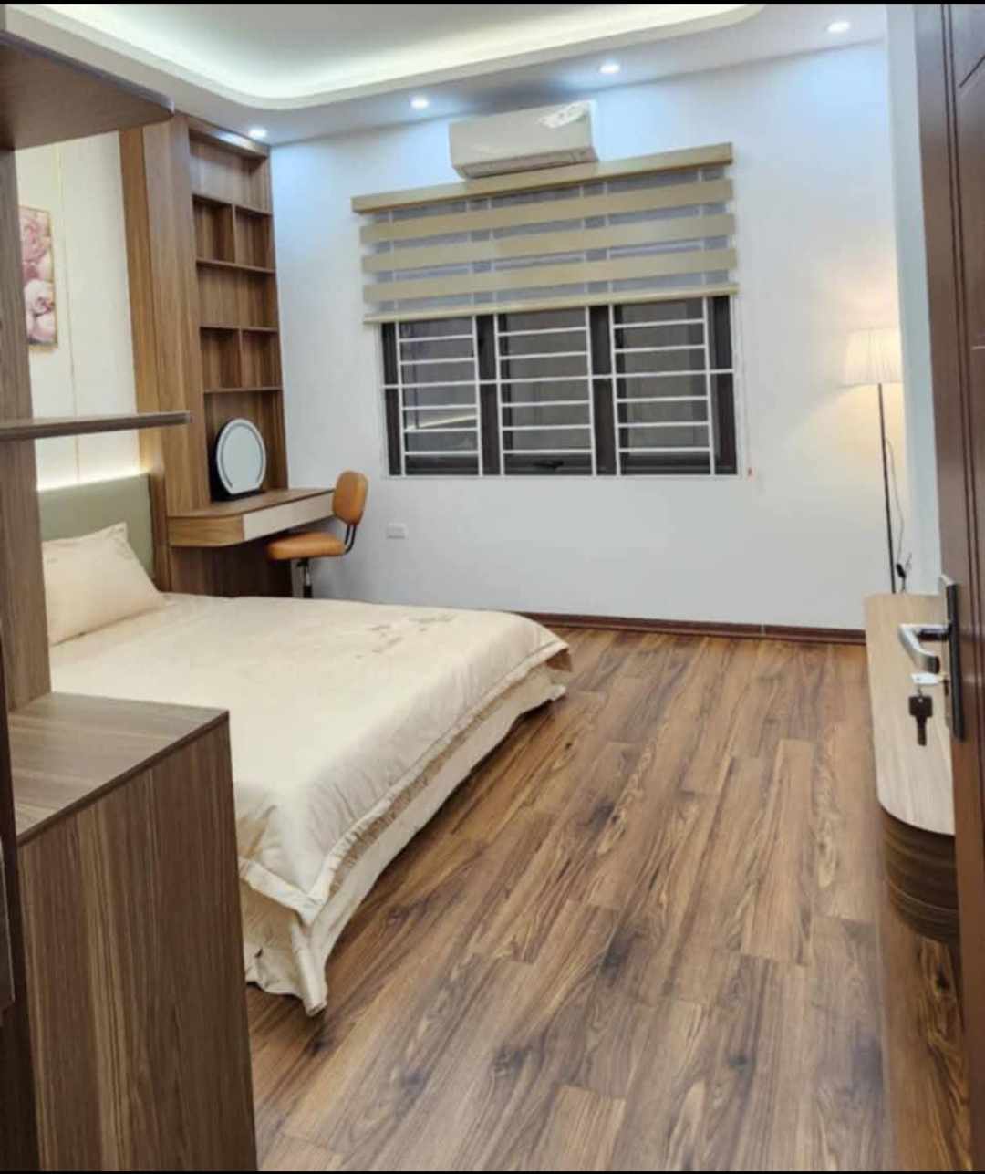 Nhà đẹp Mễ Trì, ngõ nông 3 gác tránh SH, sổ vuông đẹp, 45m2, Chỉ 7.3 tỷ