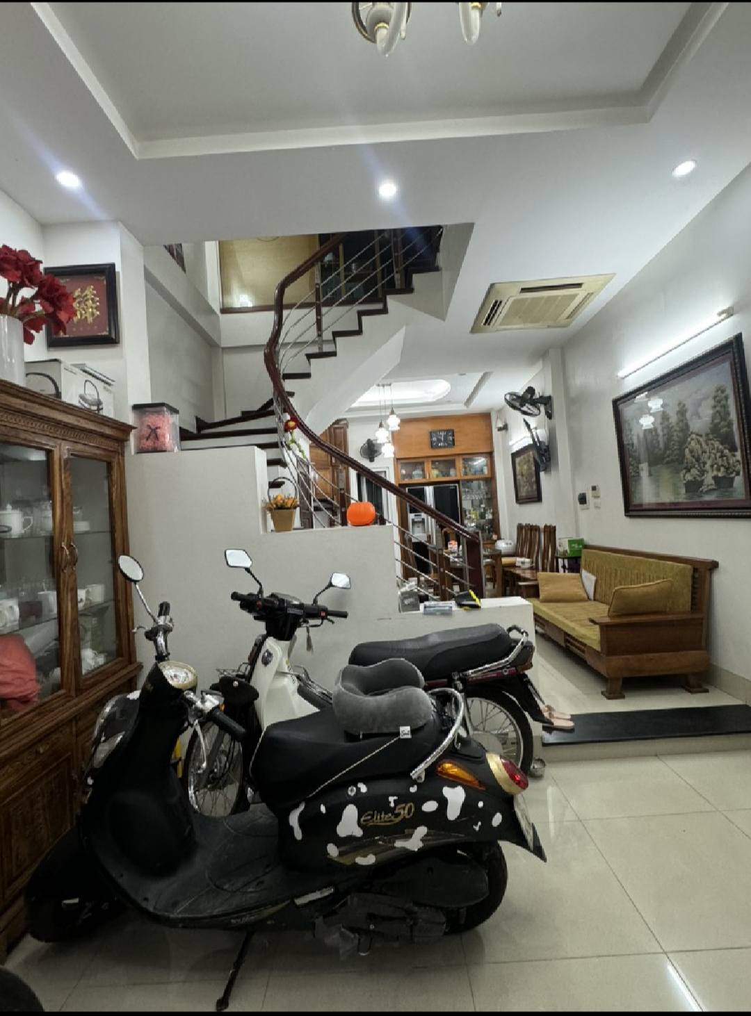 Bán nhà đẹp Mễ Trì, ngõ 3gác tránh SH, 10m ra oto tải, sổ vuông, 52m2, 5 tầng, Chỉ 9.2tỷ