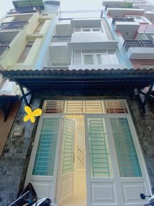 NHÀ ĐẸP BÁN ,HXH ,50 m2 ,4 Tầng ,Vài BƯỚC CHÂN RA ĐƯỜNG TÔ HIẾN THÀNH ,F12,Q10 Chỉ 10tỷ 99