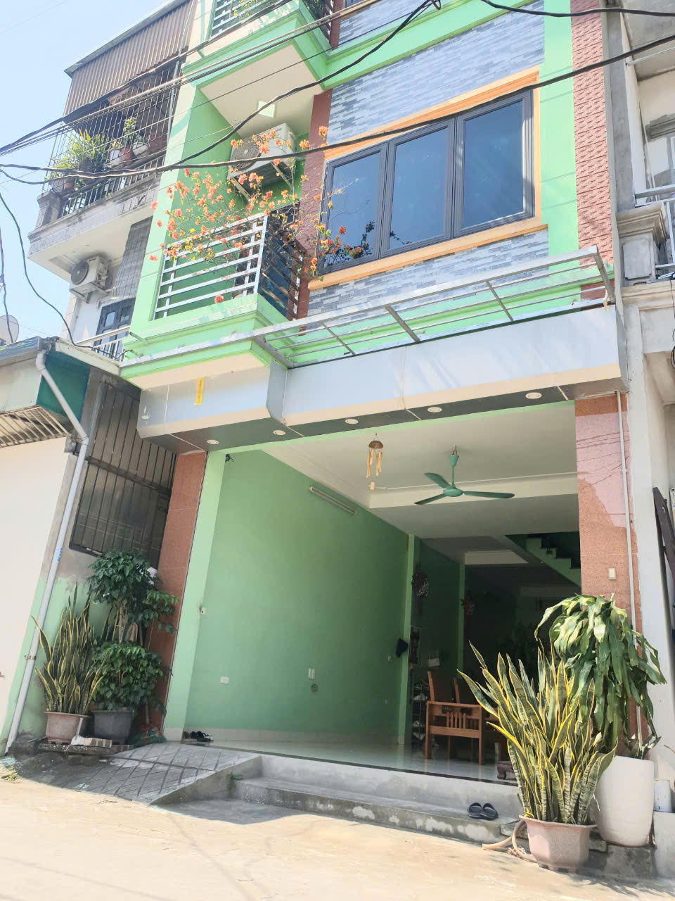 NHÀ MỚI ĐẸP XÂY TÂM HUYẾT, THÔNG SỐ VÀNG, Ô TÔ VÀO NHÀ, TRƯỚC NHÀ Ô TÔ TRÁNH, 10M RA HỒ ĐIỀU HÒA, GẦN VIN CỔ LOA