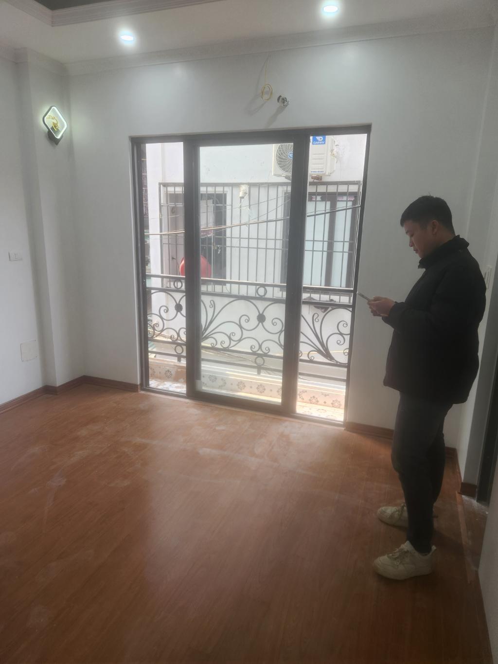HOÀNG MAI, NHÀ MỚI Ở NGAY, THANG MÁY, NHỈNH 7 TỶ