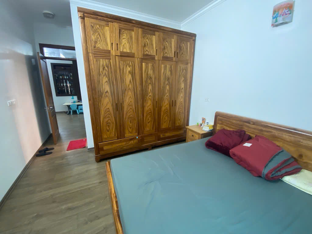 Bán Nhà 5 Tầng - Hoàng Hoa Thám, Tây Hồ, 33m², Giá 6 Tỷ, Ô Tô Qua Nhà