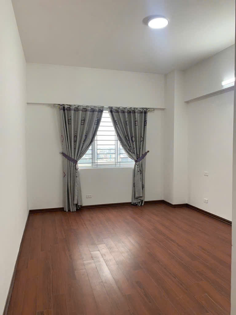Bán Nhà Trần Thái Tông, Cầu Giấy – 5 Tầng, Mặt Tiền Gần 7m, 7.95 Tỷ, Ngõ Ba Gác Đua