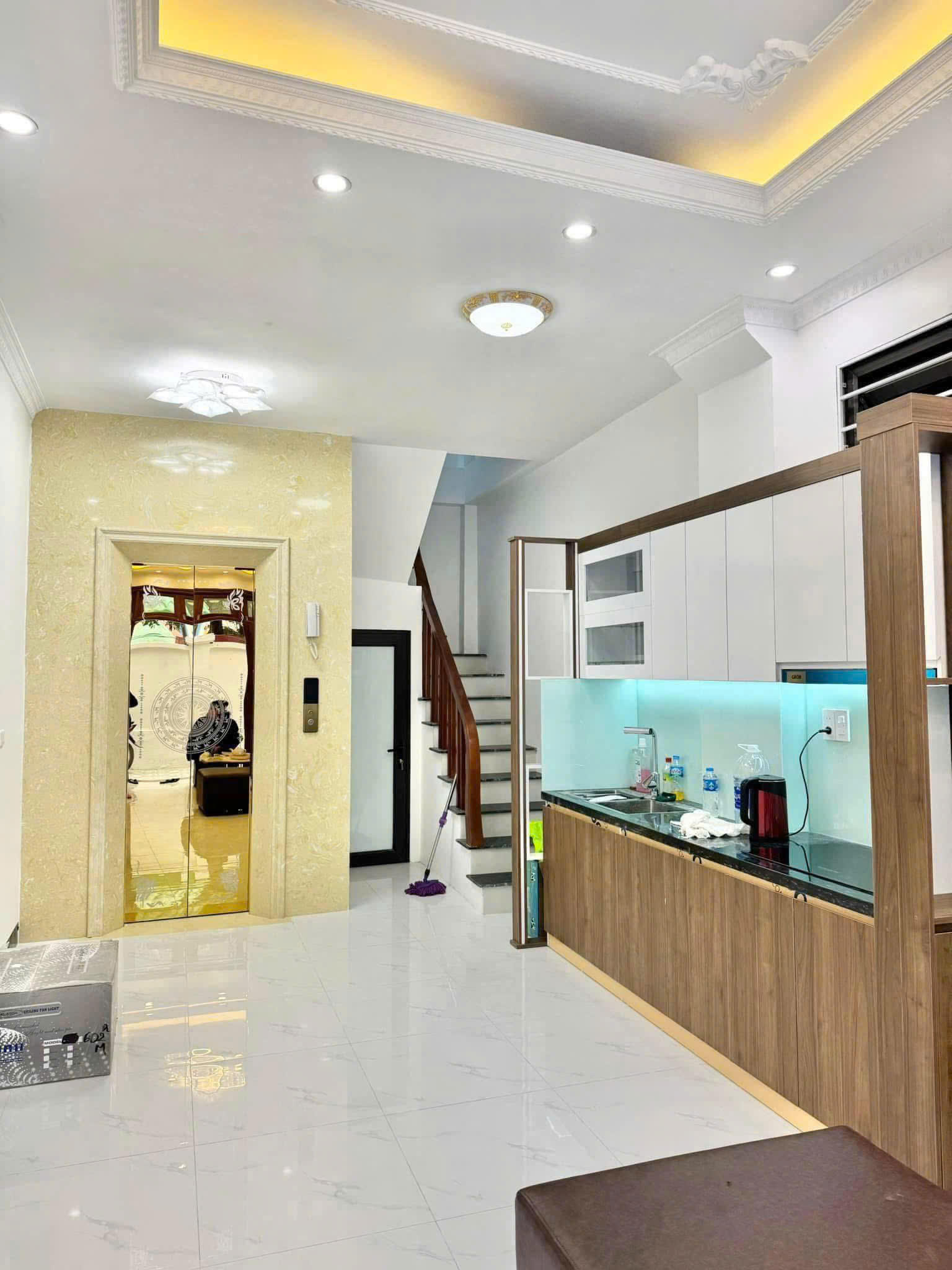 BÁN NHÀ MẶT NGÕ XUÂN ĐỈNH, 62M x 6 TẦNG, MT 4,5m, Ô TÔ ĐỖ CỬA, LÔ GÓC THOÁNG SÁNG, DÂN XÂY, CHỈ 14