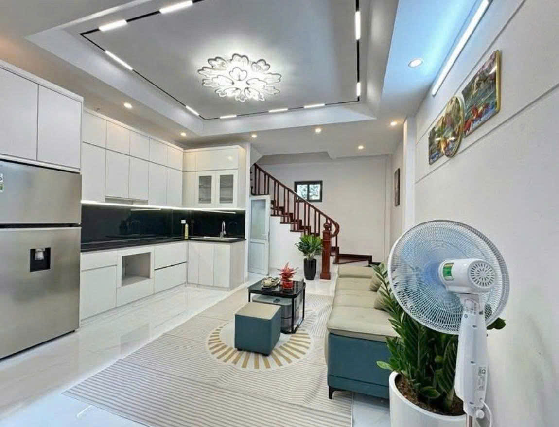 BÁN NHÀ PHÂN LÔ PHẠM VĂN ĐỒNG 59m x 6 TẦNG, MT 5m, DÂN XÂY, Ô TÔ ĐÕ CỬA, 2 THOÁNG, FULL NỘI THẤT,