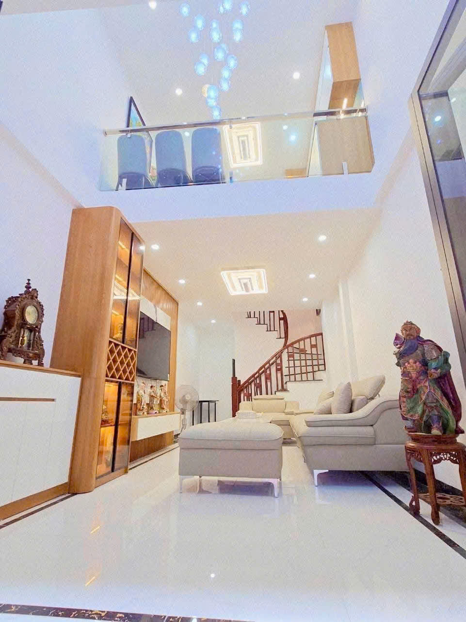 BÁN NHÀ LẠC LONG QUÂN 63M, 6 TẦNG THANG MÁY, 12 TỶ, NGÕ THÔNG - DÒNG TIỀN 50TR/THÁNG