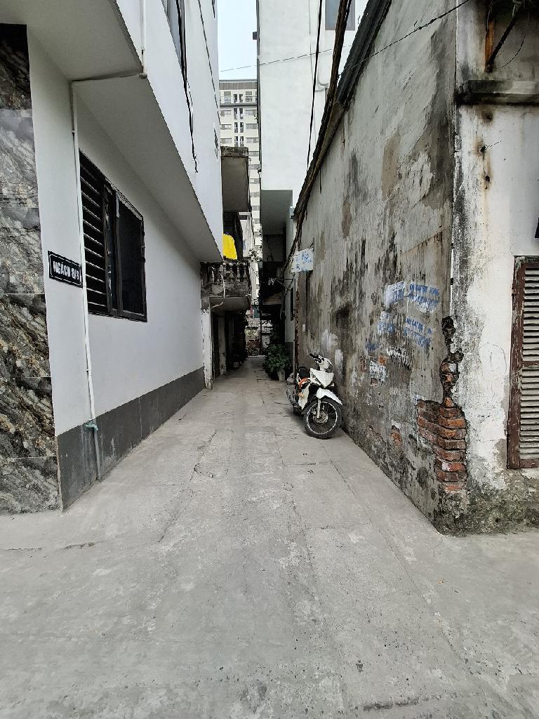 LÔ GÓC  3 THOÁNG - TRUNG TÂM PHỐ XỐM phú Lãm Hà Đông giá đầu tư 3 tỷ