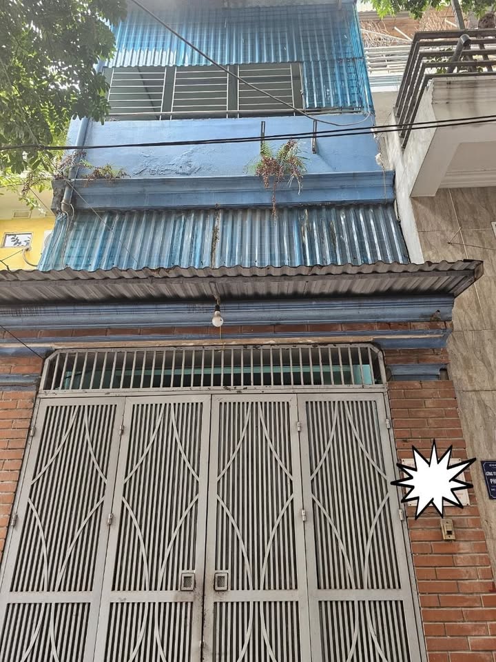 CHỈ 3 TỶ100 CÓ NGAY NHÀ Ở TRUNG TÂM MỸ ĐÌNH-DÂN XÂY-3 TẦNG-NGÕ 3 GÁC, 50M RA PHỐ.