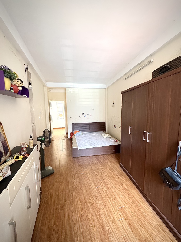 Bán nhà Trần Cung, dân xây chắc chắn, 2 thoáng, nở hậu, gần phố, tiện ích, 40m, 6 tỷ300