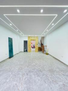 Hiếm đẹp- Bán nhà Nguyễn Đổng Chi, mới, thang máy nhập khẩu, 2 bước ra đường ô tô, 6 tầng, hơn 10 tỷ