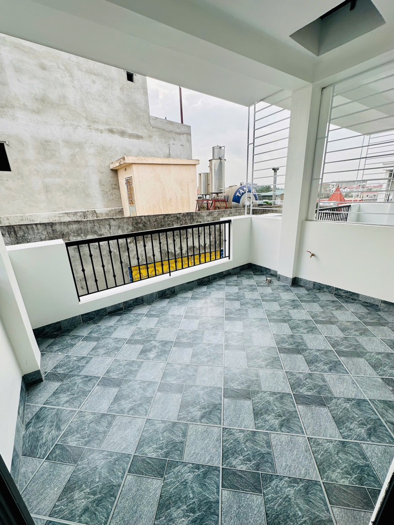 NHÀ 5 TẦNG – ĐỨC THẮNG – LÔ GÓC, SÁNG THOÁNG- NGÕ BA GÁC TRÁNH – CHỈ VIỆC VỀ Ở.