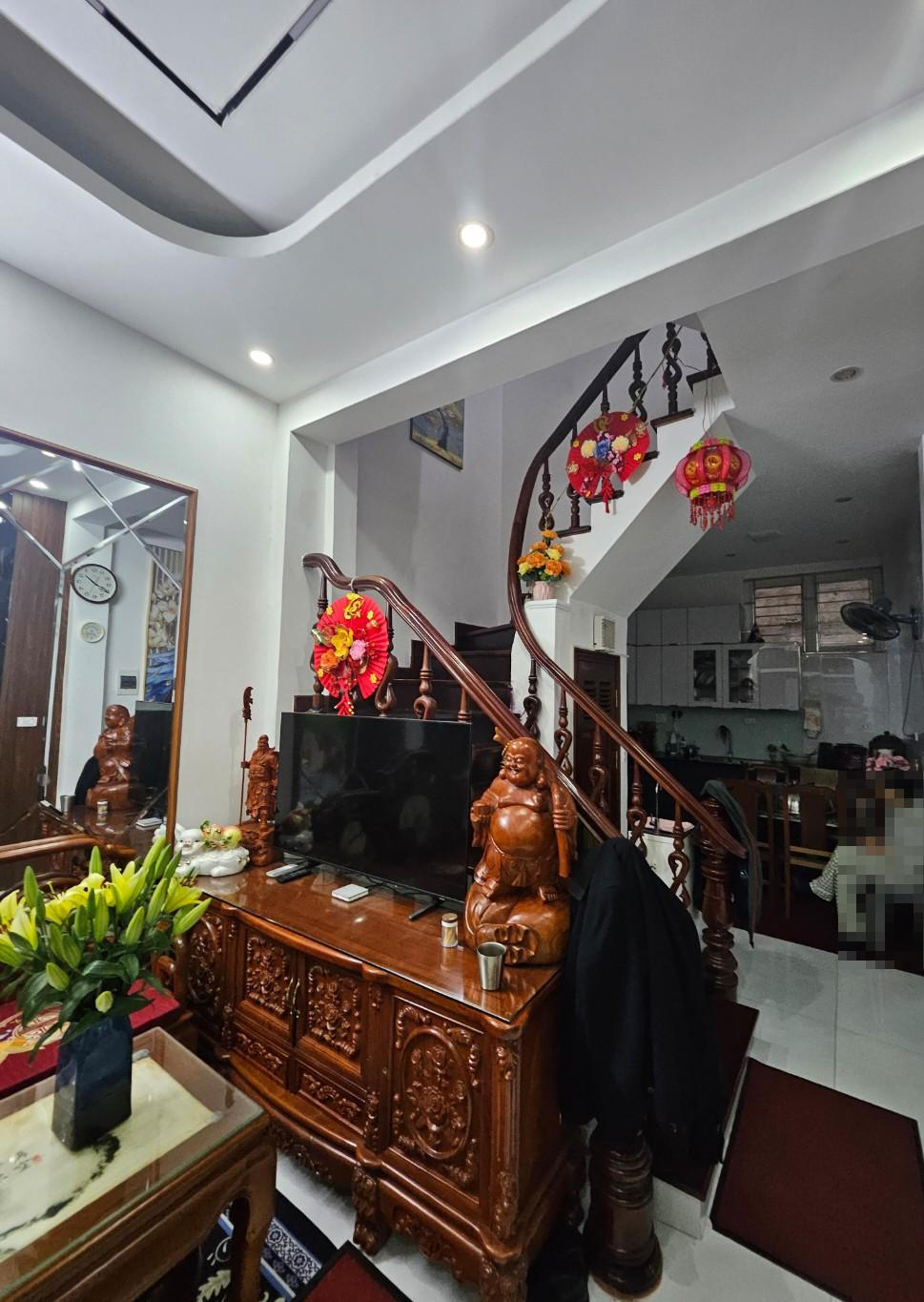 NHÀ ĐẸP AN DƯƠNG VƯƠNG – Ô TÔ ĐỖ CỬA, VÀO NHÀ – VIEW SÔNG HỒNG.