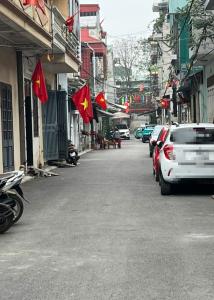 BÁN ĐẤT TẶNG NHÀ – THỤY PHƯƠNG – Ô TÔ TRÁNH TRƯỚC NHÀ.
