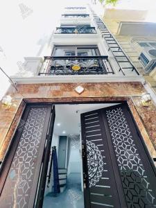 NHÀ DÒNG TIỀN HƠN 30 TRIỆU/ THÁNG – MẶT NGÕ THÔNG, GẦN Ô TÔ- THANG MÁY- FULL NỘI THẤT.