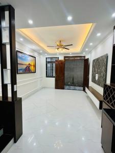 NHÀ 5 TẦNG – ĐỨC THẮNG – LÔ GÓC, SÁNG THOÁNG- NGÕ BA GÁC TRÁNH – CHỈ VIỆC VỀ Ở.