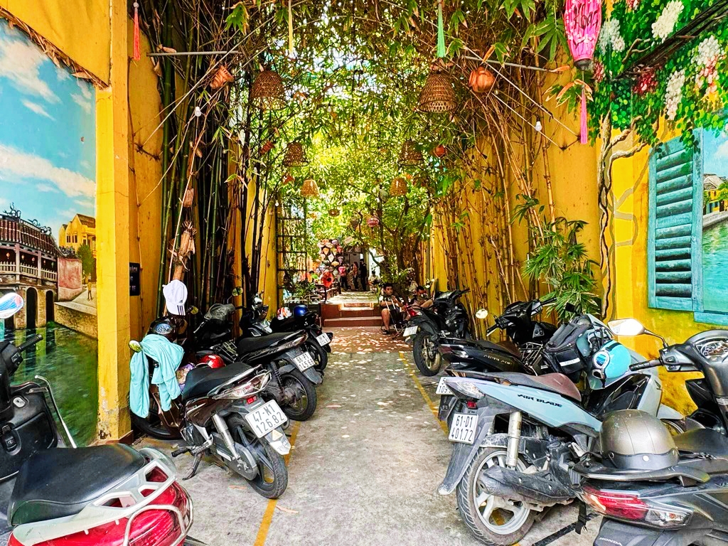 Bán Gấp nhà gần 150m2,Mặt Tiền Kinh Doanh ngay Truông Tre,Linh Xuân.Tặng full nội thất