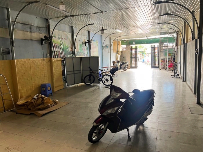 Bán nhà mặt tiền đường số 10, Linh Xuân, Thủ Đức, DT : 6m x 32m.Nhỉnh 12 Tỷ.