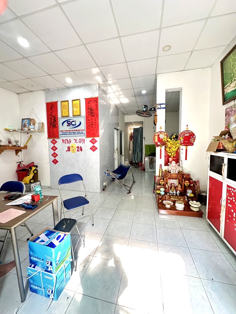 Bán gấp nhà 72m2 ngay Kha Vạn Cân, gần chợ Thủ Đức.Ngang 5,2m.Nhỉnh 3 Tỷ.LH 0779893280