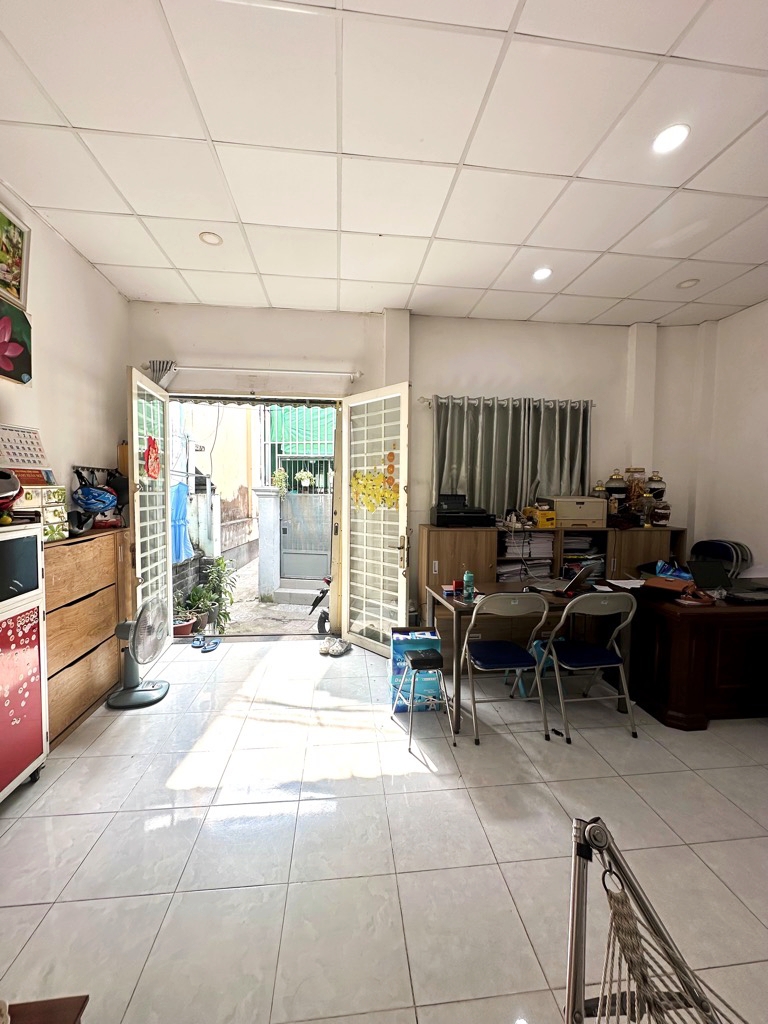 Bán gấp nhà 72m2 ngay Kha Vạn Cân, gần chợ Thủ Đức.Ngang 5,2m.Nhỉnh 3 Tỷ.LH 0779893280