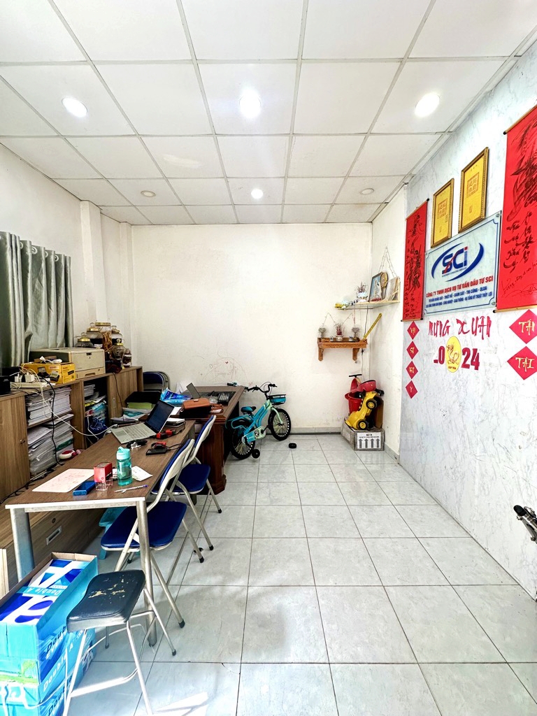 Bán gấp nhà 72m2 ngay Kha Vạn Cân, gần chợ Thủ Đức.Ngang 5,2m.Nhỉnh 3 Tỷ.LH 0779893280