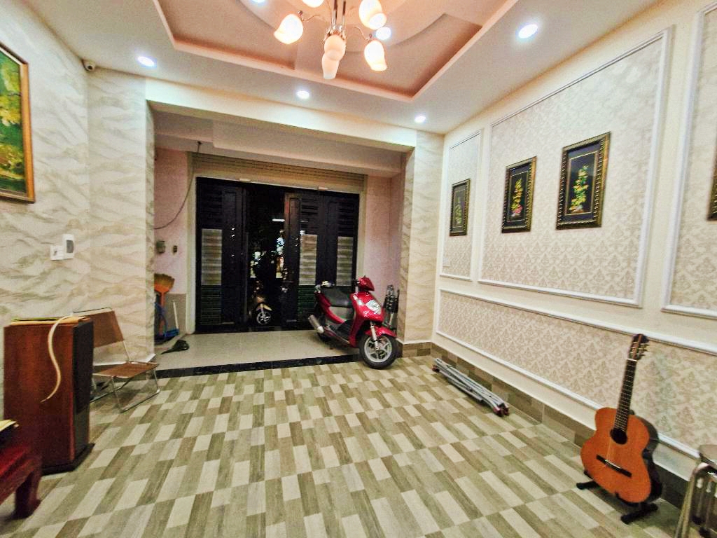 Bán nhà HXH - 4 tầng BTCT - ngay Hoàng Diệu 2, Linh Trung.DT 4 x 12m. Chỉ 7,4 Tỷ.