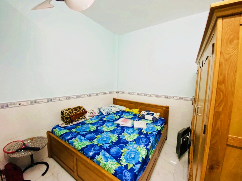 Cần bán gấp nhà hẻm thông ngay Hoàng Diệu 2 - 3PN, 2WC, khu vực sầm uất.Chỉ 5.7 Tỷ.