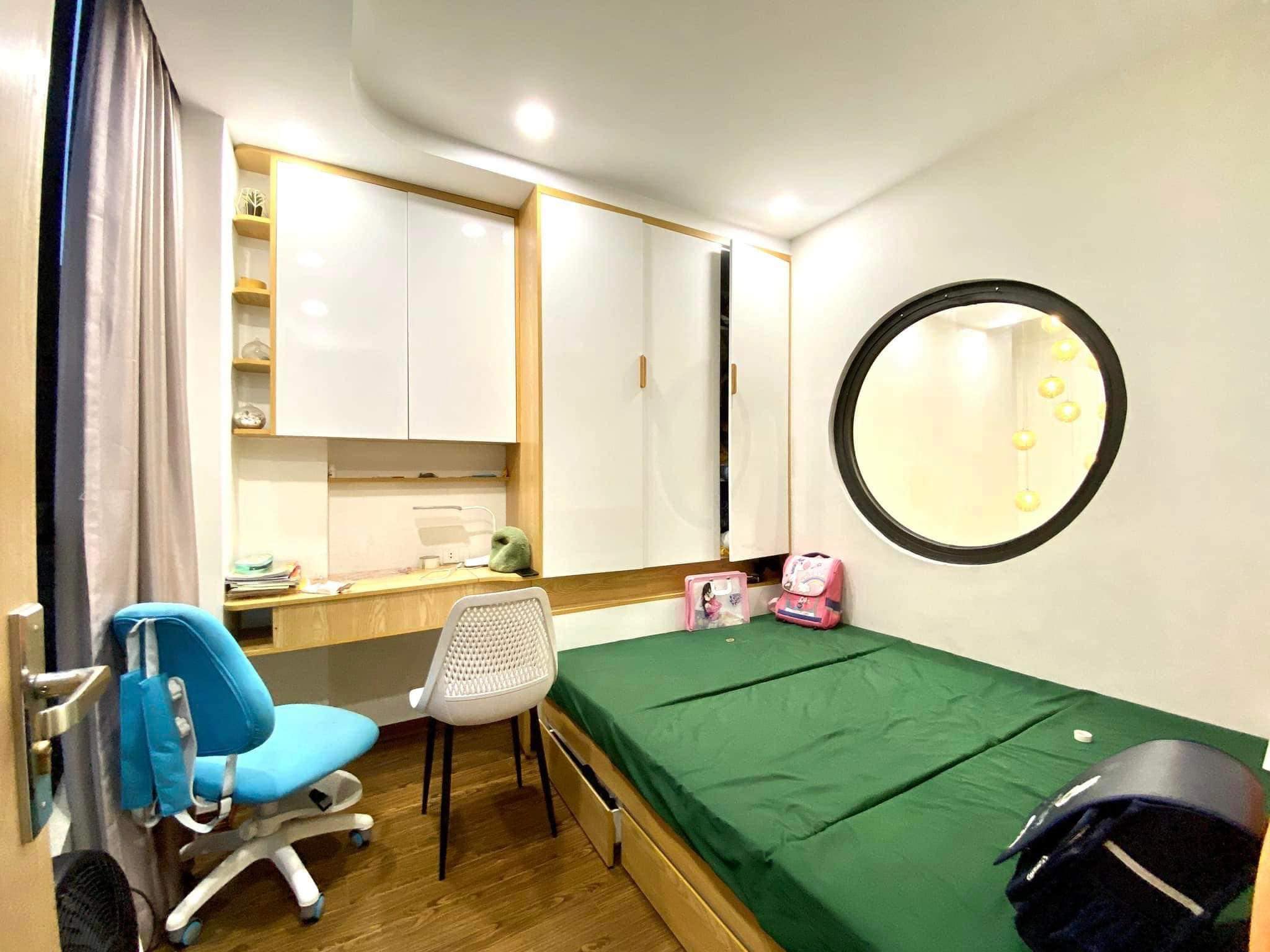 BÁN NHÀ VIỆT HƯNG, NHÀ ĐẸP LUNG LINH - NỘI THẤT XỊN XÒ, 41m2, giá 5 tỷ 
