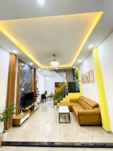 NHÀ ĐẸP BÌNH TÂN, HXH MÃ LÒ, ĐƯỜNG SỐ 2- GẦN LÊ VĂN QUỚI, 41m2, 4TẦNG, NỘI THẤT CAO CẤP - CHÀO CHỈ 4 T..Ỷ