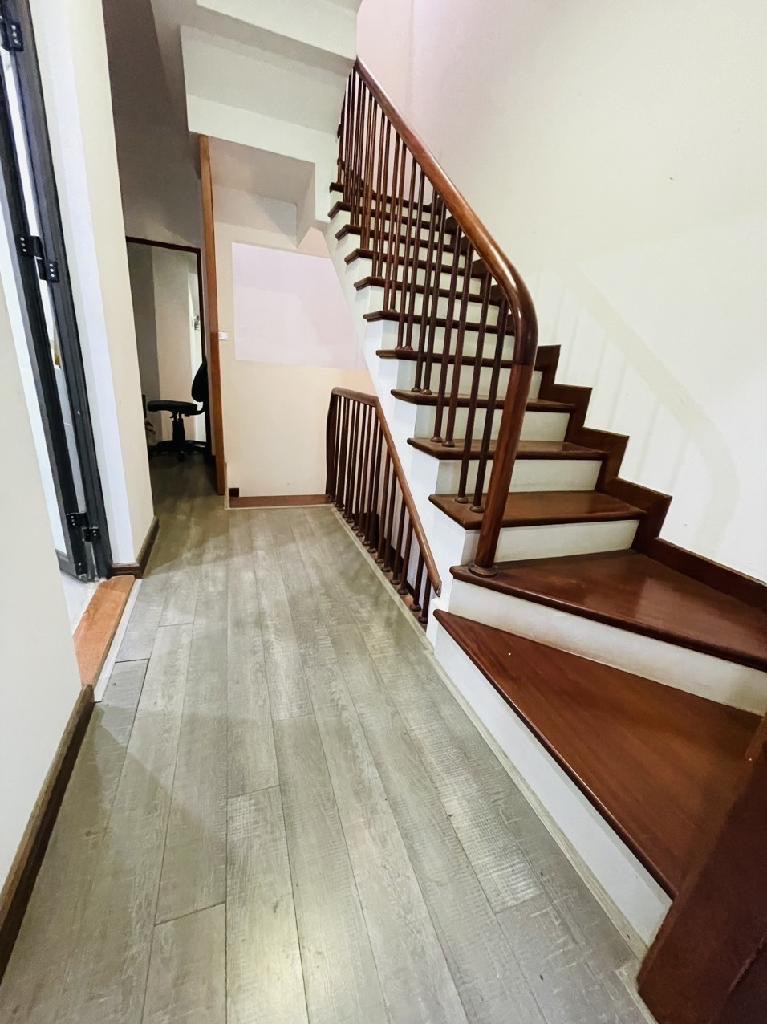 B.á.n nhà còn mới 5 tầng, đất dv Kiến Hưng, LH Yến: 0973688060