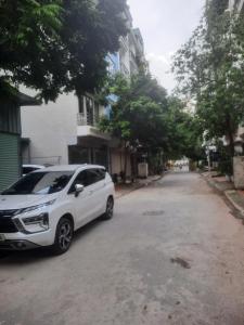 B.á.n nhà còn mới 5 tầng, đất dv Kiến Hưng, LH Yến: 0973688060