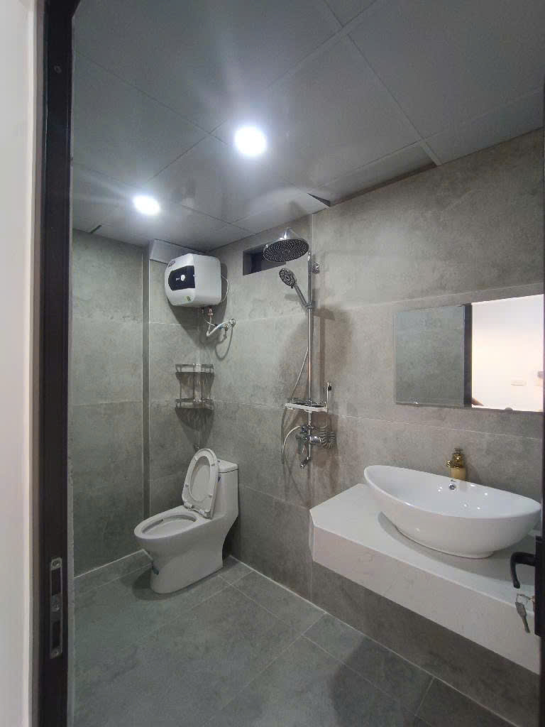 Nhà đẹp Vạn Phúc Ô tô đỗ cửa,chỉ xách Vali về ở 6.5 Tỷ ,5 tầng.