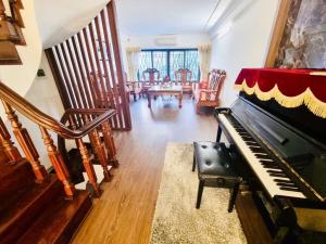 Bán nhà Chiến Thắng Văn Quán Phân Lô Vỉa hè 40m xây 5 tầng,MT 4m giá 14.5 Tỷ