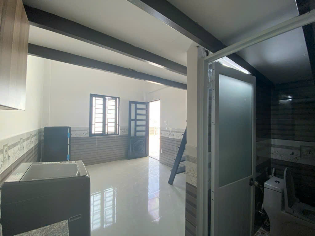 Bán nhà Cách Mạng Tháng 8 quận 10 (4x8m) 4 tầng giá chỉ 4 tỷ