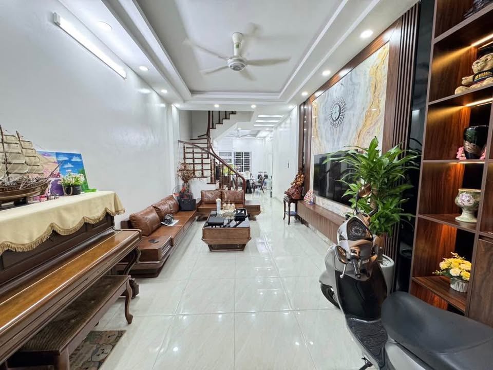 BÁN NHÀ 3 TẦNG, HẺM XE HƠI, NGAY NGÃ SÁU CỘNG HÒA -  QUẬN 10, 4.1x12m, GIÁ 10.9 TỶ