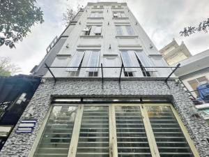 Cần bán nhà mặt tiền 5 tầng, ngay Cầu Kiệu