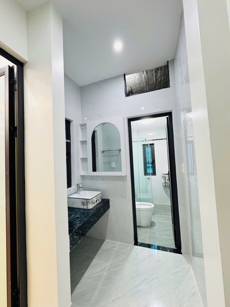 NGÕ RỘNG - LÔ GÓC 3 THOÁNG - NHÀ MỚI SẴN Ở  - THÔNG NGÕ 105 LÁNG HẠ