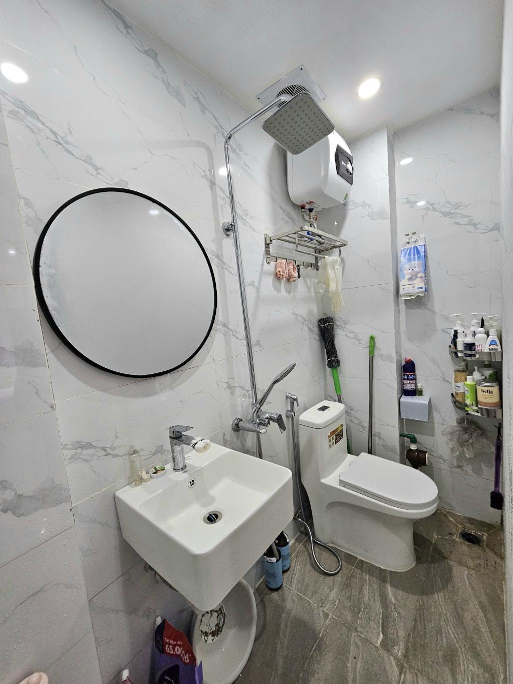 CHDV DÒNG TIỀN ỔN ĐỊNH - THANG MÁY, HỆ THỐNG PCCC - TỔNG 11 PHÒNG - TRUNG TÂM ĐỐNG ĐA - FULL NÔI THẤT - 3 MẶT THOÁNG