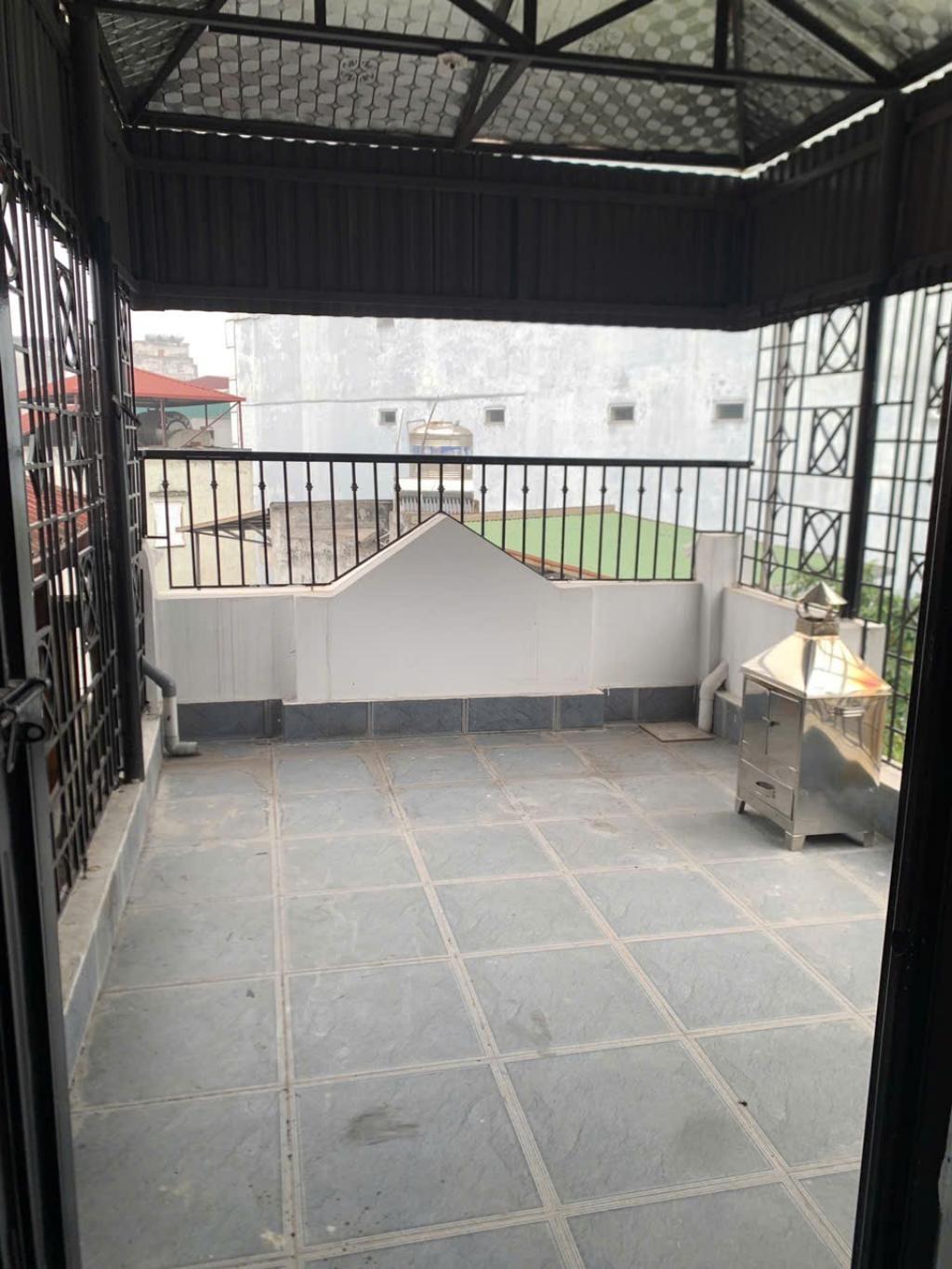 NHÀ ĐẸP Ở NGAY - VÀI BƯỚC RA MẶT PHỐ